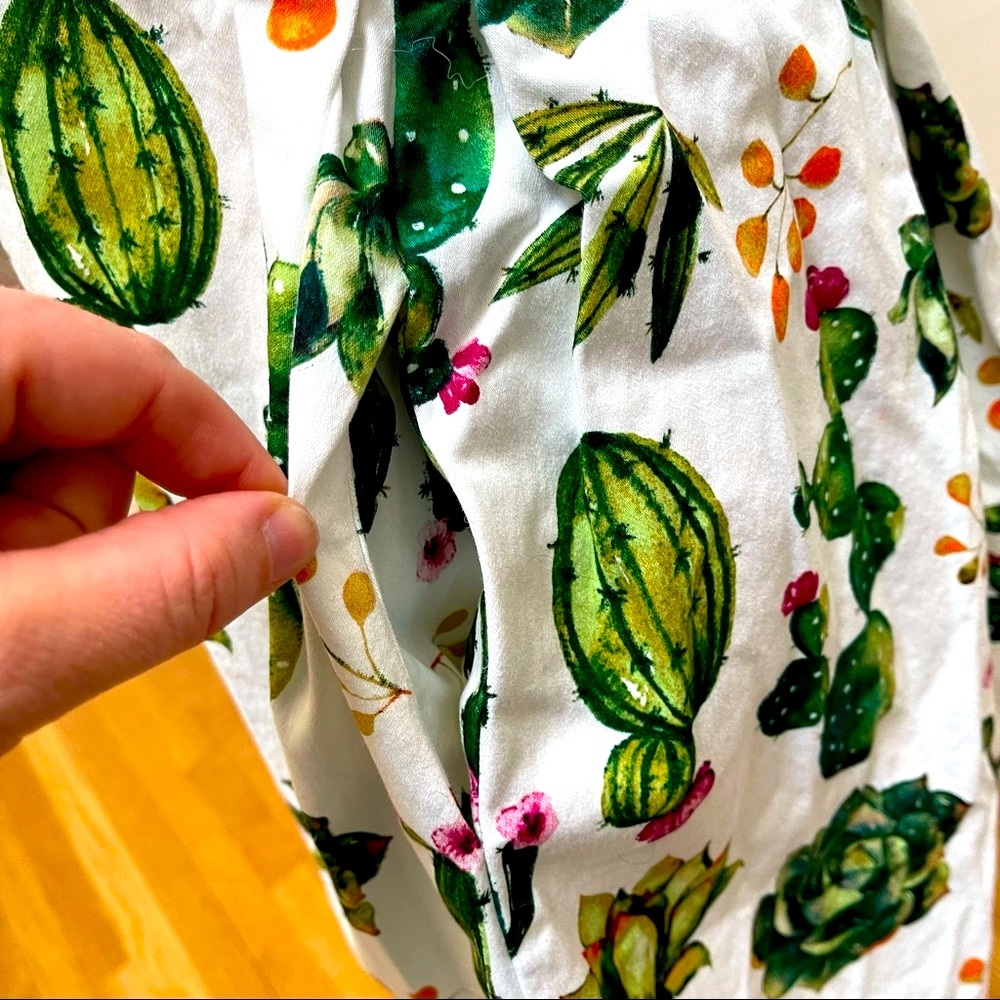 Adorable succulent dress with POCKETS - Picture 2 of 4